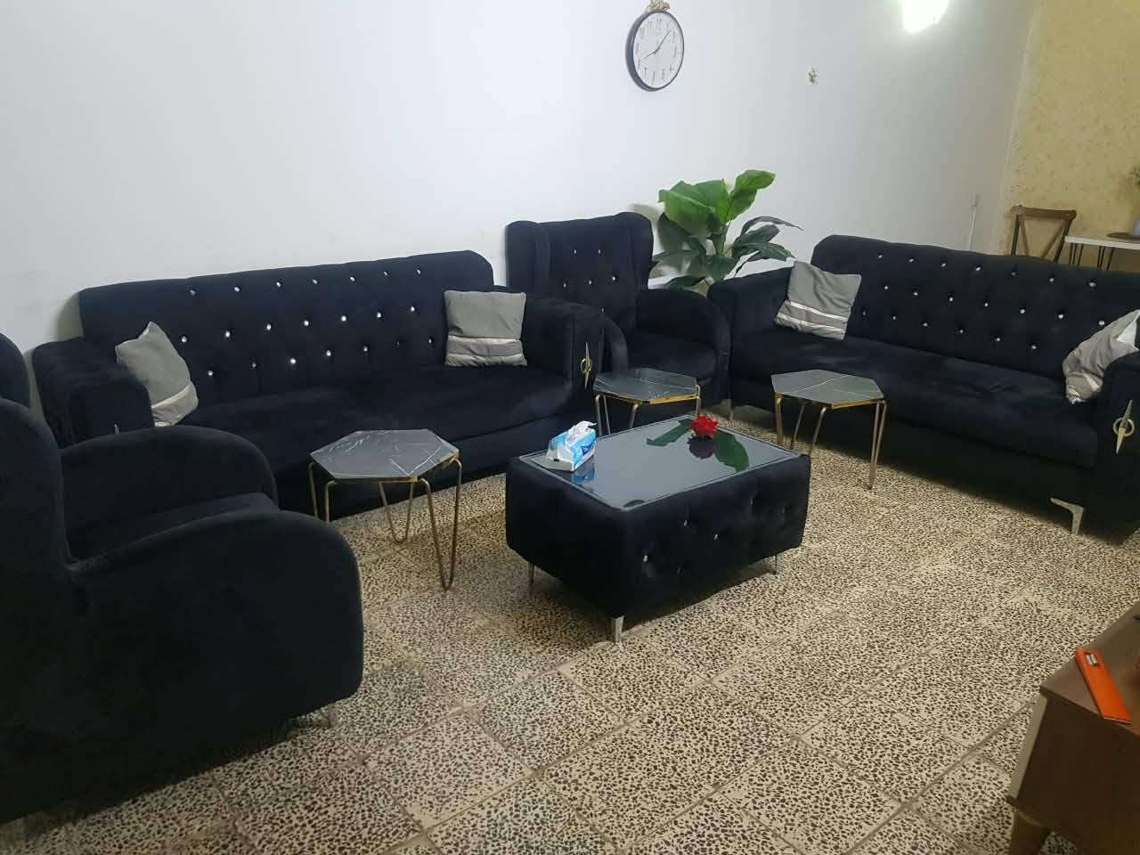 اثاث بيت للبيع تخم كامل ويا 3 طبللات سعر 350 قفل 
مجمده  للبيع  عرض 110 اي ضرر مابيها ع الفحص وظمان تاخذوها سعرها نهايته 125 
بايسكل اطفال سعر 25 
سرير اطفال سعر 50 نهاية اي ضرر مابيهم الاغراض مكاني بغداد حي الاعلام السيدية
