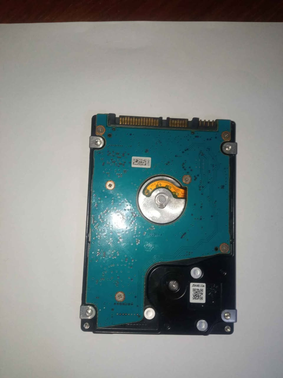 هارد hdd سعة 1Tتيره مستعمل ل6 اشهر فقط لتواصل *********** السعر 30 وبي مجال Singapore

