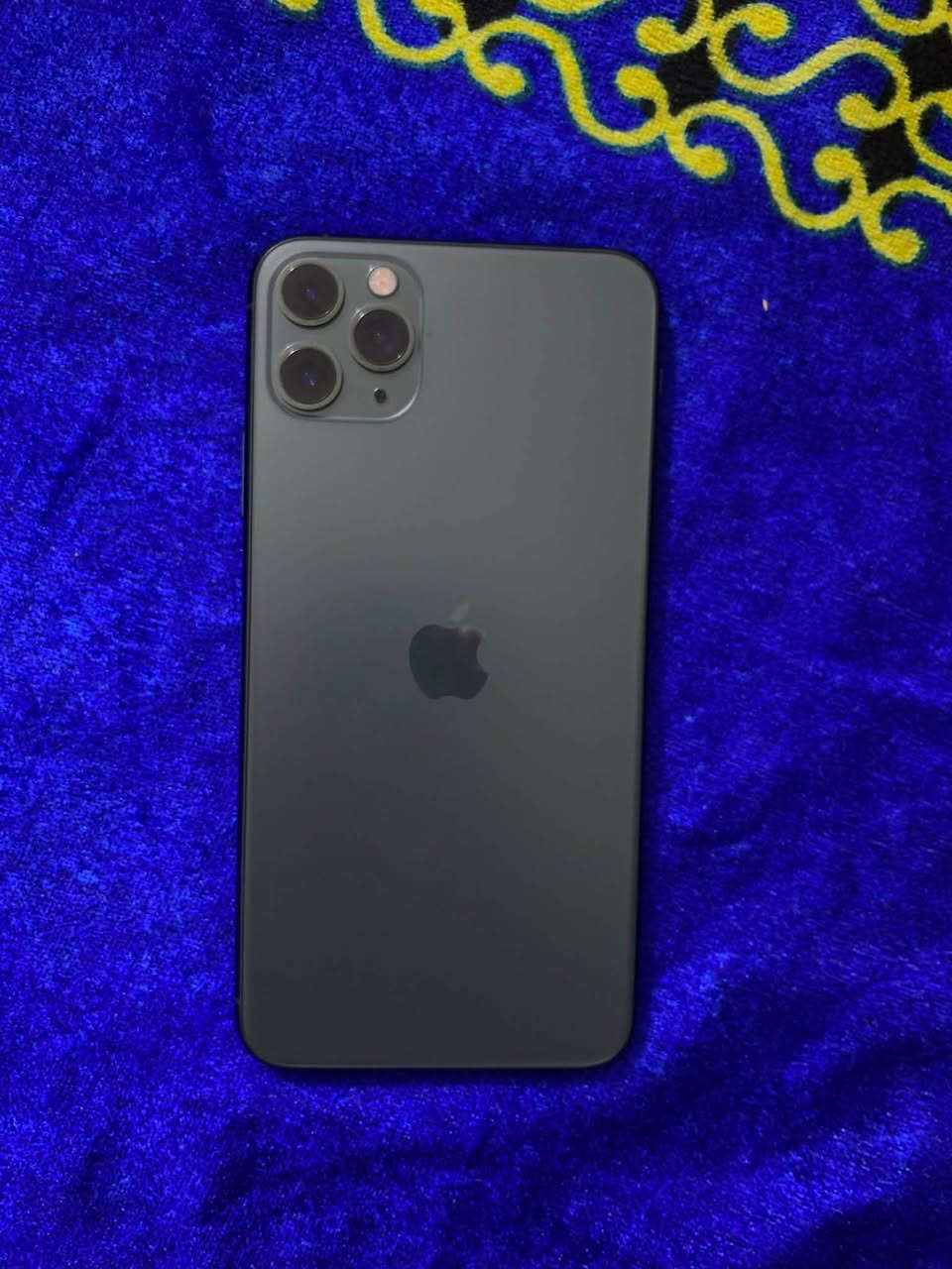 ايفون 11pro max جهاز فول نضافة فول استخدام مال جناية
لون:زيتوني
SIM:1
ذاكرة:256
نموذج:M أمريكي 
بطارية 🔋:80
نضافة:95/100
جهاز كلة وكالة بل شرط 
للأستفسار:***********
سعر:350 وبي مجال قليل والشراي يدلل
مكاني كركوك قضاء الحويجة
