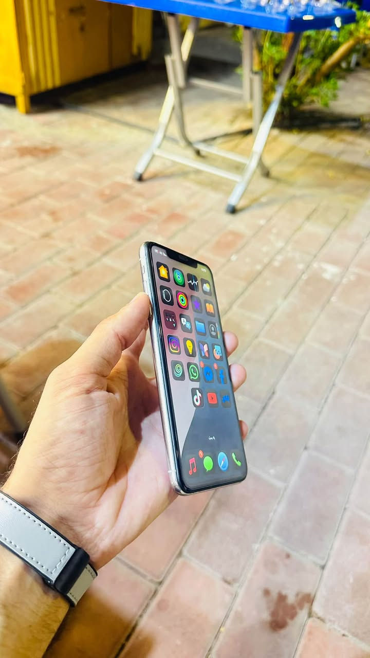 سلام عليكم | ايفون Xs Max لل بيع
جهاز بلادي ذاكره ٢٥٦ كامرات صوت اتصال 

كله كله شغال بطاريه ٧٥ شحنه كلش حلو 

جهاز مال جنيه لون ابيض مميز / سعر ٢٣٠ الف 

شراي راسلني و دلل / 📍رمادي 

تحياتي لل جميع

هـ ***********

🛑الرجاء مكلف بل نشر عندك شي تواصل عل خط
