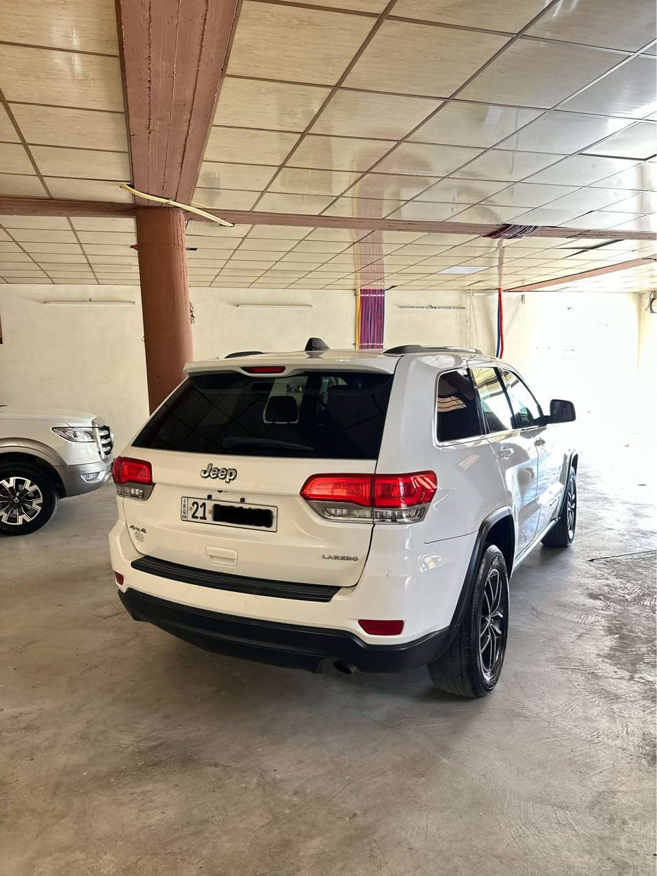 Jeep جێپ لاریدۆ 20216  دەبل ئەکسل خلیجی سەیارەکە 140 هەزار رۆشتوە گێر و مەکینە و کارەبای بەشەرتە و جوار پارجەی بۆیاخە بێ ناو گرتن بێ ئێرباگ تەنها لەسەر لێخشان بۆیاخەکراوە پێش و دوای کەپسە سەنەوی رەقەم تا 2030 تازەیە. ***********. السليمانية, العراق
