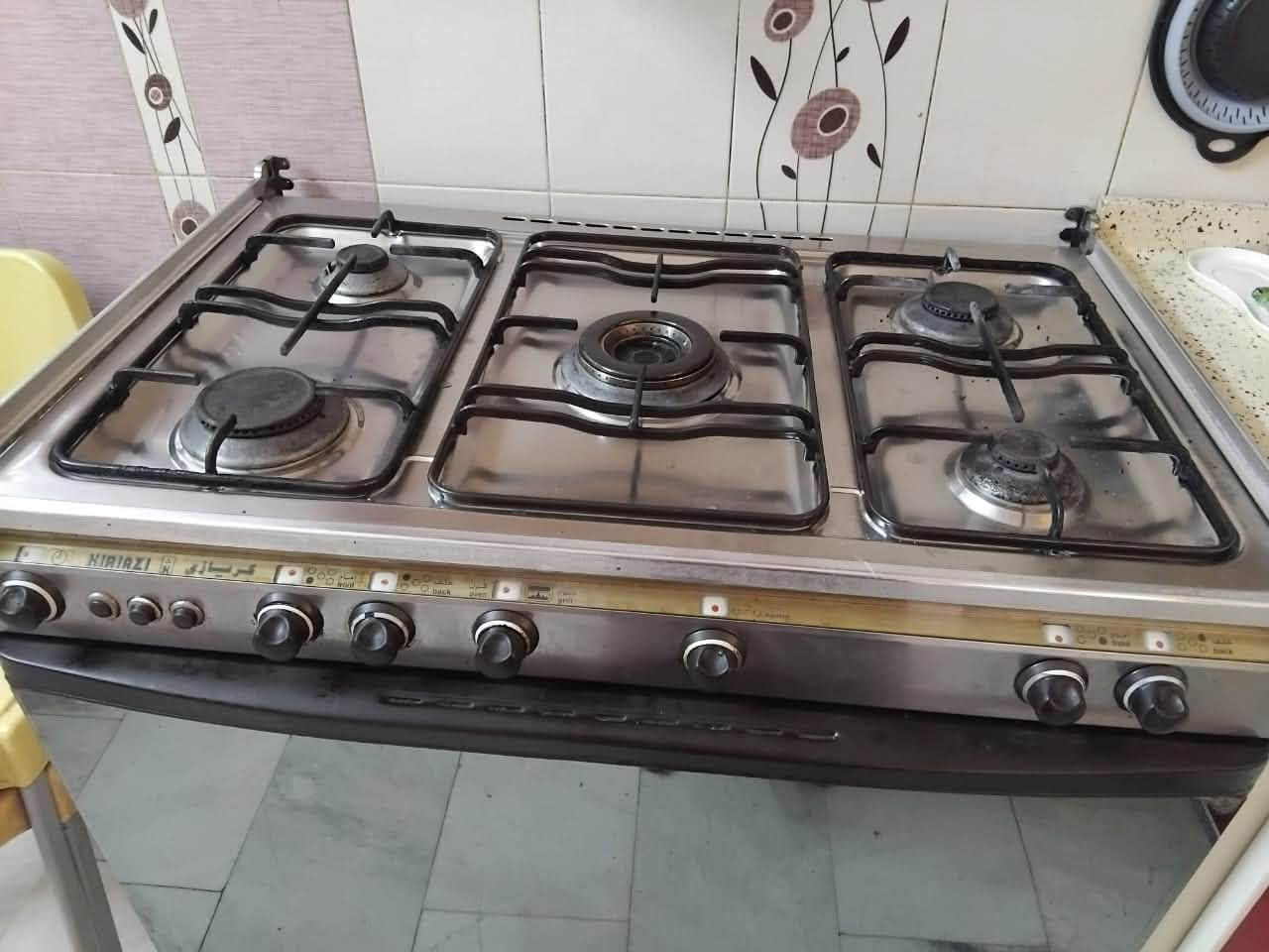 طباخ وثلاجة للبيع 
للاستفسار الاتصال على الرقم
***********
