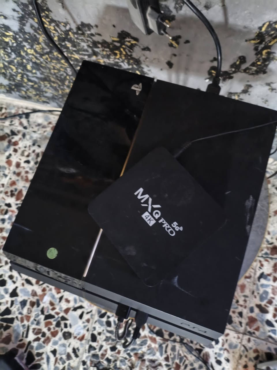 بلي ستيشن 4 فات مهكر اصدار 11.00 يجي وياه جهاز تهكير مالته وهاردات خارجية عدد 4 و تلاثة من الهاردات مساحتهن 500 كيكا و واحد منهن 1 تيرا والالعاب مالته بل صور تكدر تشوفهن الجهاز مفتوح مبدل كارت شاشة ويجي وياه يدات 3 السعر 250 بيه مجال قليل مكاني بغداد تاجي حي حسن العسكري رقمي ***********
