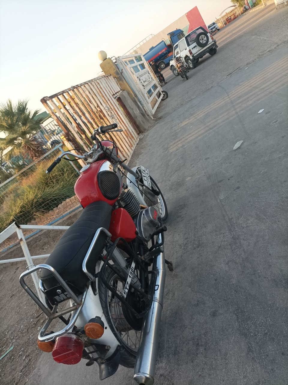 امزت 81 لبيع بوشه كصة ل 4 شاصي كفالة مابي جوية لحيم  رقم نينوه سنوية موجوده عنوان كوت الدجيلي السعر مليون أو 150 وبي مجال وهاذ رقمي ***********
