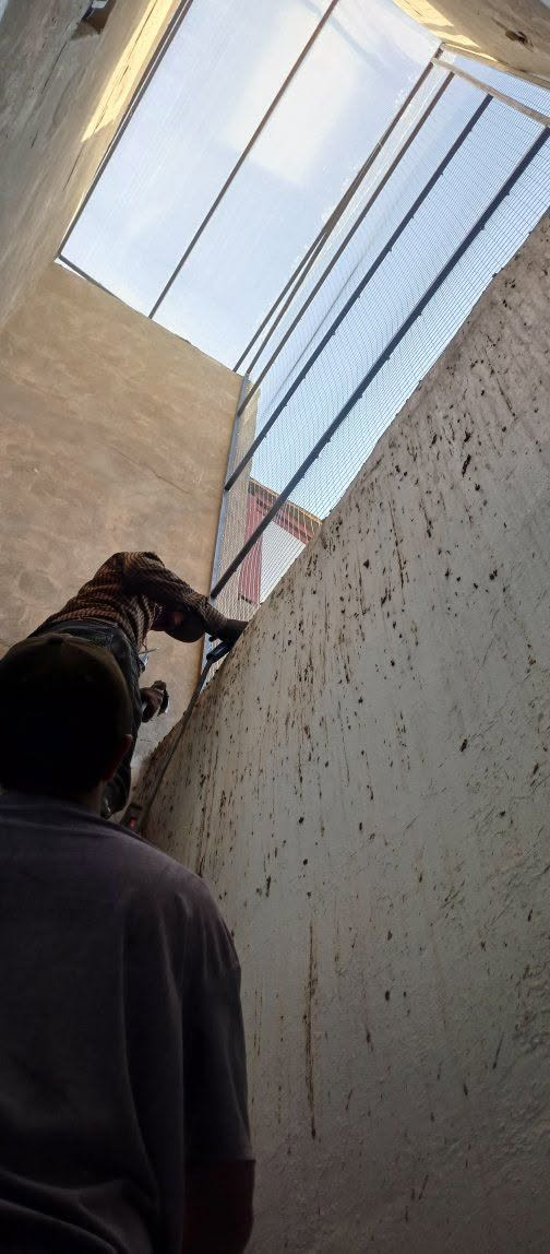 تغليف وعمل المناورة سكاي لايت واشبيك لتخلص من الطيور وتراكم فضلاتها
