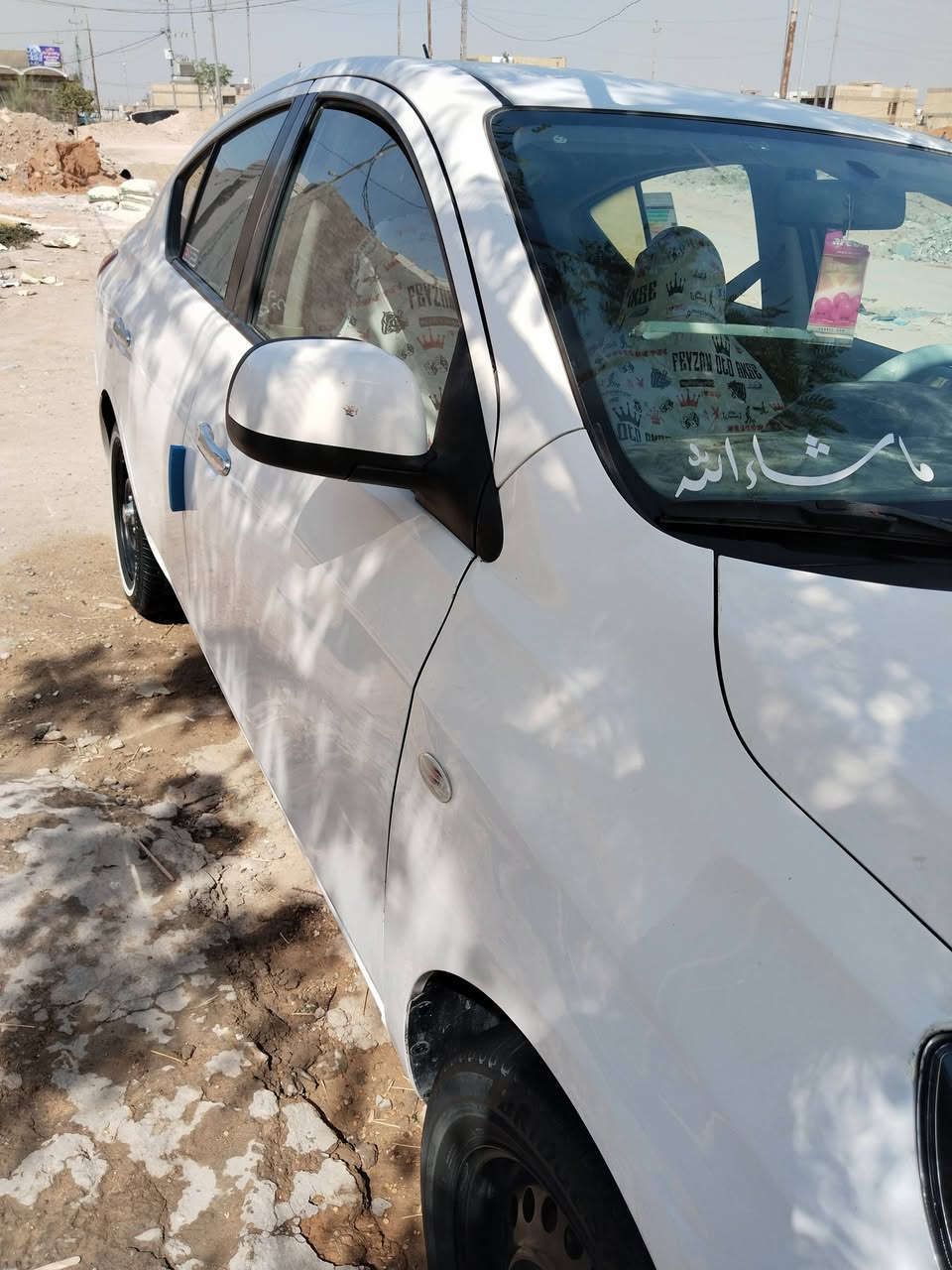 نيسان صني موديل ٢١ هندي اربيل الماني السيارة جديده مكفولة من الصبغ والتبديل والضربه بيها بارد مكان واحد فقط بالجاملغ الامامي مكينه وكير وتبريد وحداديه على الشرط مكاني نجف السعر ٩٦  ماشيه ١٥٠ ألف  *********** بي واتساب
