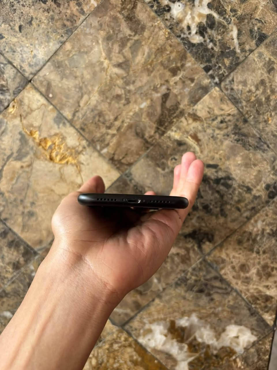 آيفون XR • ٦٤ • بطارية ٨٢٪
