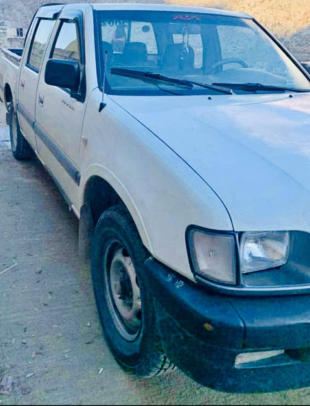 پيكاب ئاسوزي 2001 گيرو مه كينه به شه رت سه  نه وي نويه بي سبوغه سياركه له هه وليره گيرو مه كينه و تحويل به شه رت  *********** أربيل, العراق
