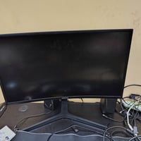 شاشة سامسونج  حجم 27 144hz منحنيه ب170الف مكاني بغداد حي اور شراي تعال...