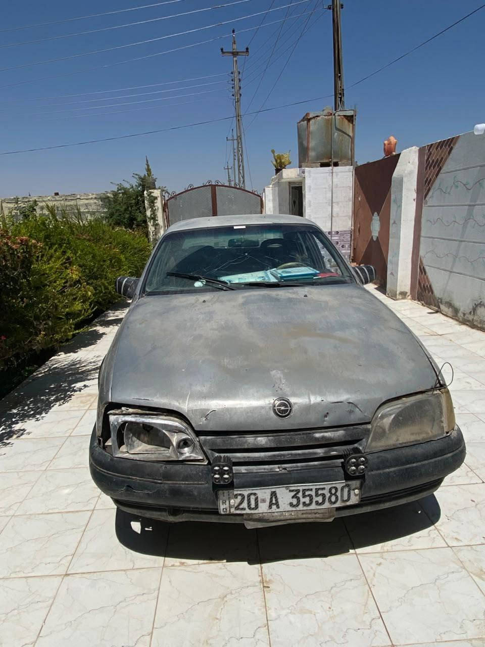سياره اوبل موديل ٨٨ رقم انكليزي السياره شغاله لكن بيها خياس السنويه لل٢٨ وباسمي رقم نلفوني *********** الي يحب يشتري يسقط يراوس يتصل بيه
