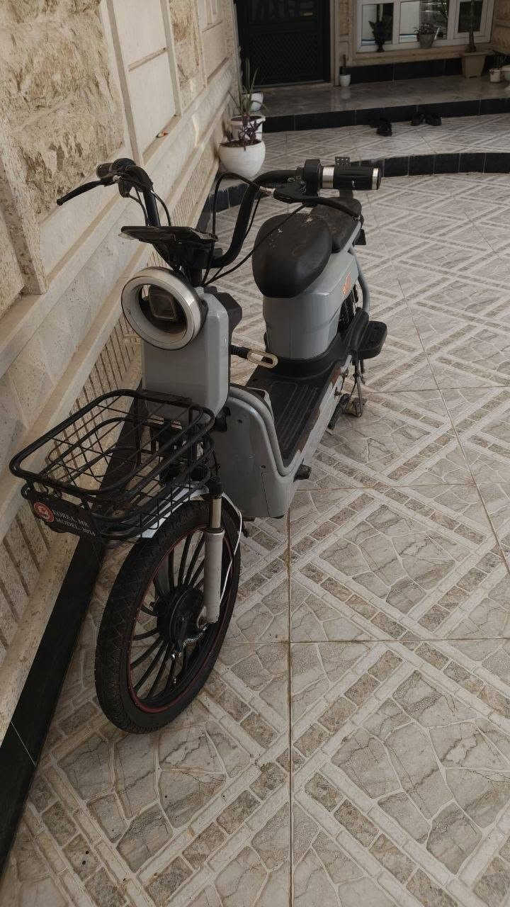 السلام عليكم
دراجة شحن حجم 20 أكبر حجم
ملاحظة (الدراجة ما بيها أي نقوصات عدا البطاريات)
🛑 يحتاجلها فقط بطاريات🛑 
تشغيل كارت وعن بعد وسويج
العقل الأصلي اربع سرع
ملف 1000W
البطاريات بيهن نفخ أبيع بدون بطاريات
السعر 135 وبيها مجال بسيط للشراي
للتواصل
***********
