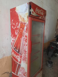 ثلاجة عرض • كوت • للبيع