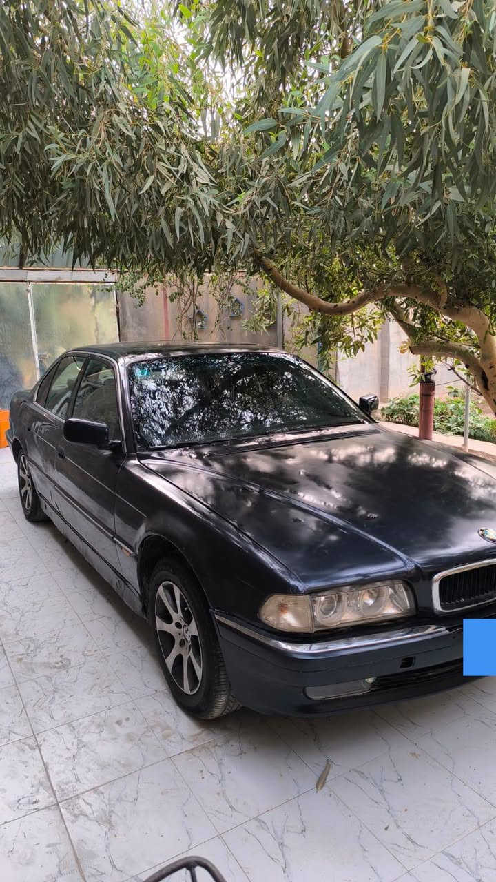 بي ام كاسحه موديل 96 
المحرك ففتي جديد شرط لاتبخير ولاتنقيص كير اتوماتيك 
تخم تاير جديد رياضي 
حداديته جيده كهربائيات شغاله 
رقمه واسط انكليزي سنويه مجدده 
31 مكفوله من العيب الشرعي والاصوليات مكانه بالناصريه السعر 45 وبي مجال للاتصال *********** بي واتساب وبالخدمه
