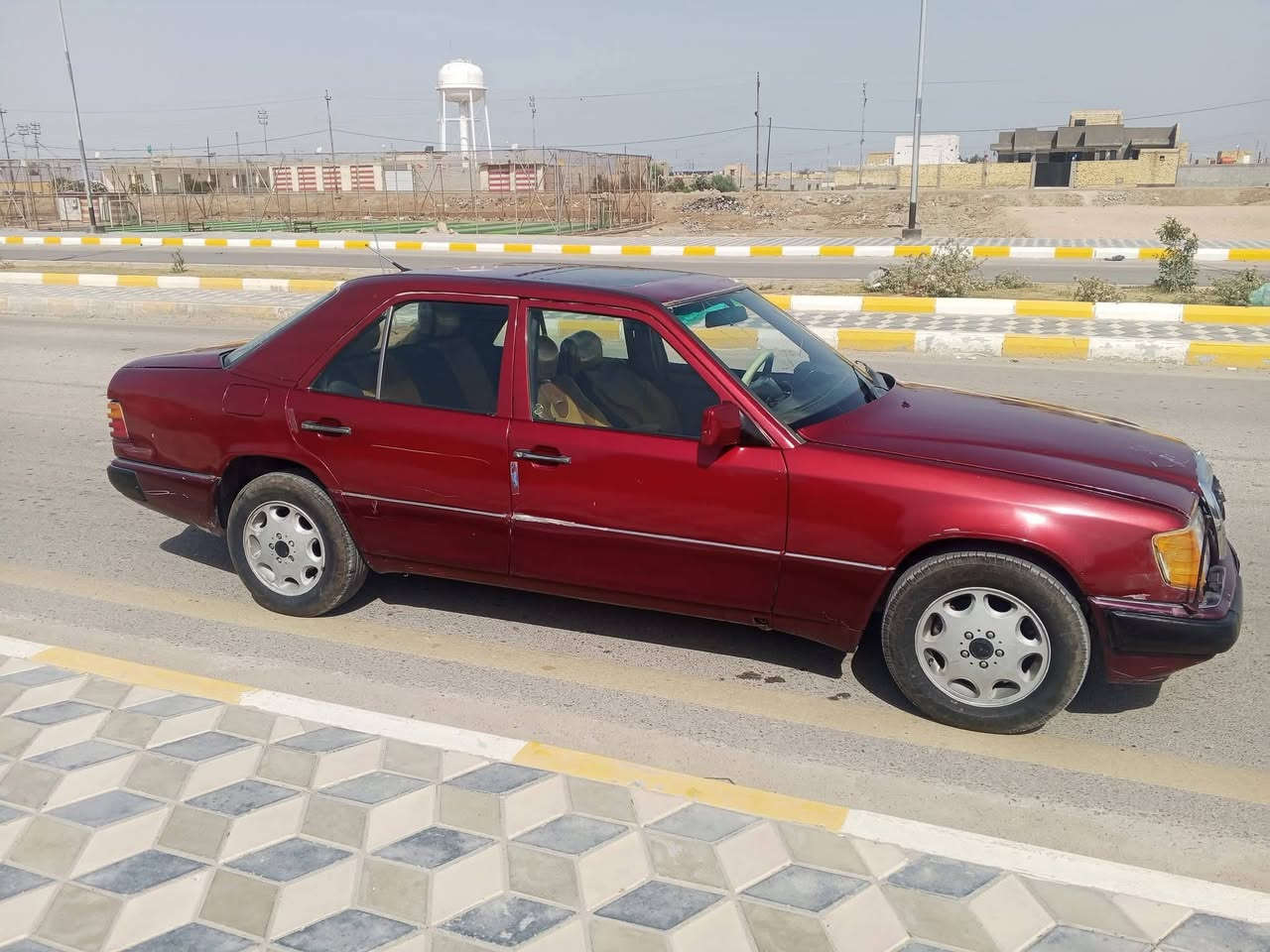 السلام عليكم مارسدس دب موديل 90 مكينه ثنين ونص فيفتي سياره خير من الله جاهزه صبغ عام سنويه بسمي تنتهي 2027 ثاني يوم اداورلك سعر 40 وبيه مجال 
رقم الهاتف ***********
***********
