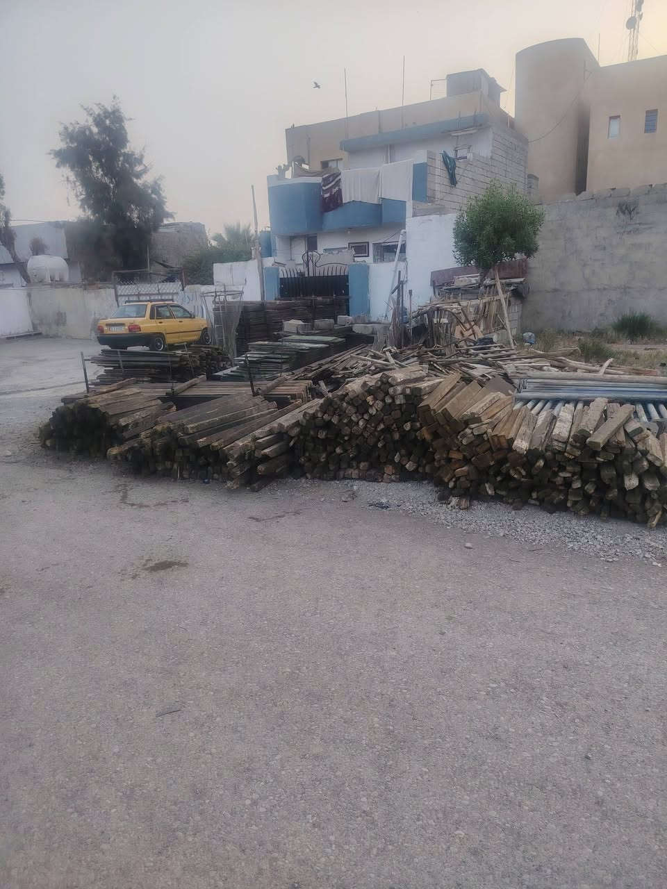 قالب • للبيع • بعقوبة المعسكر