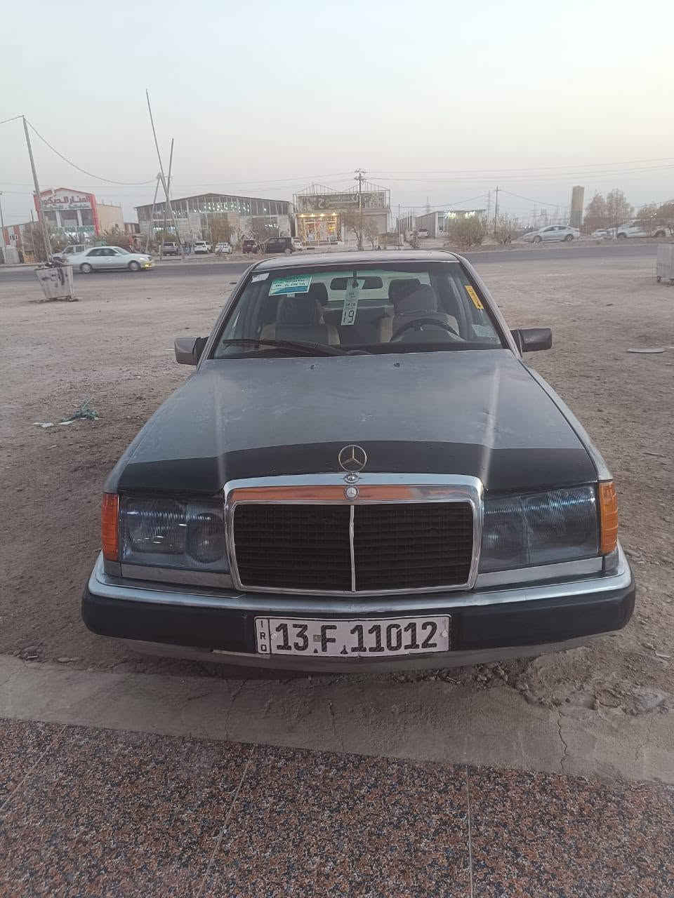 السلام عليكم للبيع مرسيدس دب موديل 91 سياره اي ضربه مابيه مكفول سياره حلوه وجاهز من محرك من كير من تخم تاير من دواخل رقم جديد سنويه 29 تحويل ثاني يوم سعره سياره 36وبيه مجال قليلي مكان البصره الكرنه بني منصور رقم الهاتف ***********
