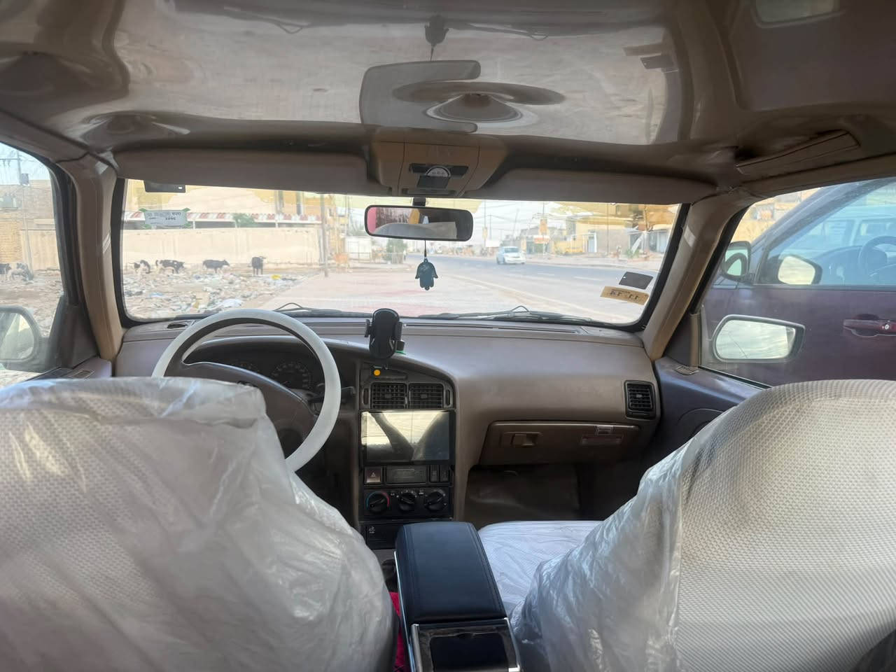 سلام وعليكم سياره بيجو لميس للبيع أو مراوس حسب القناعه مكاني بغداد سياره جاهزه من كلشي تبريد شغال كير مكينه تخم تاير رقمي *********** سعره ٣٠ وبيه مجال موديل ١٢

