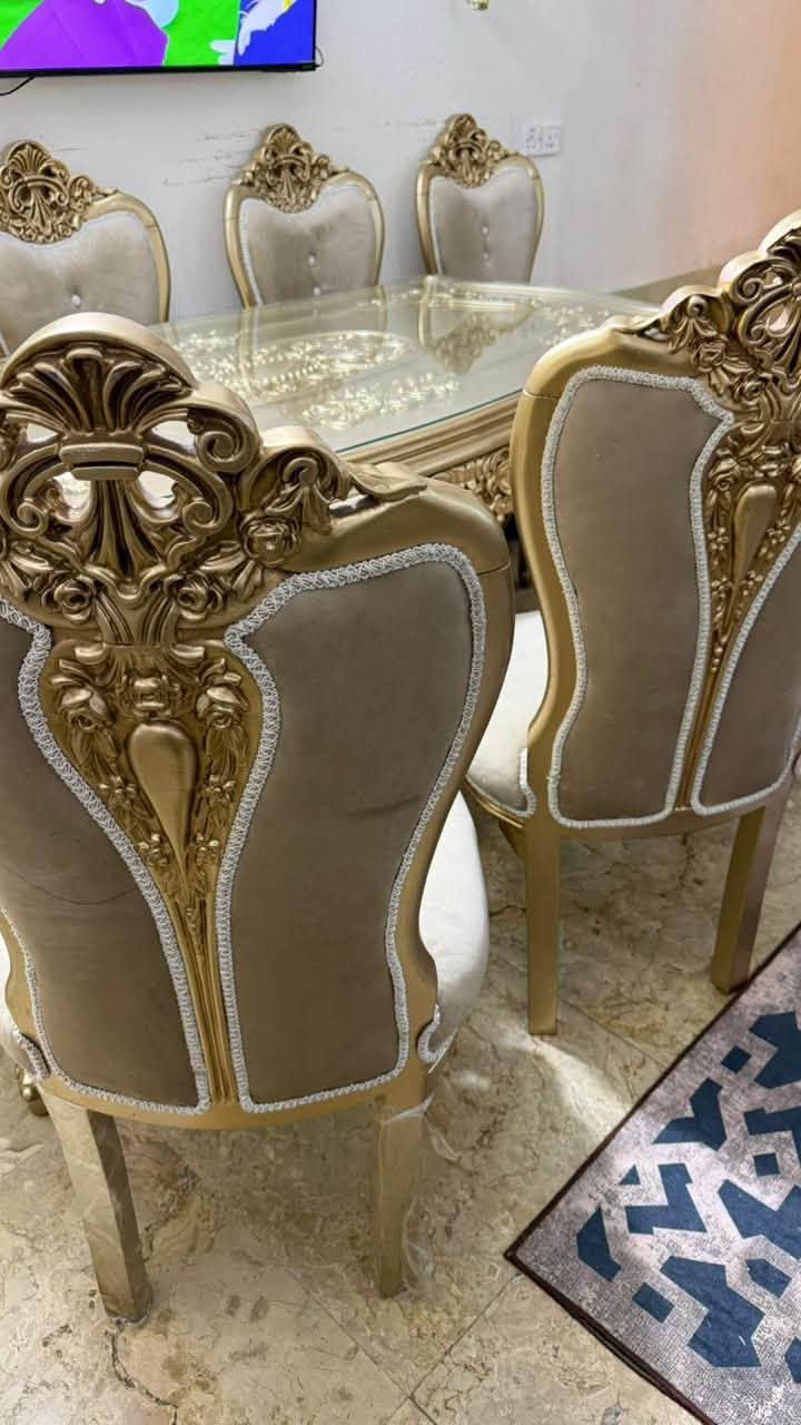 سلام عليكم ميز طعام فاخر يحتوي 8كراسي وصناعته مصري درجه أولى السعر 550 ألف قفل عنوان بغداد ***********
