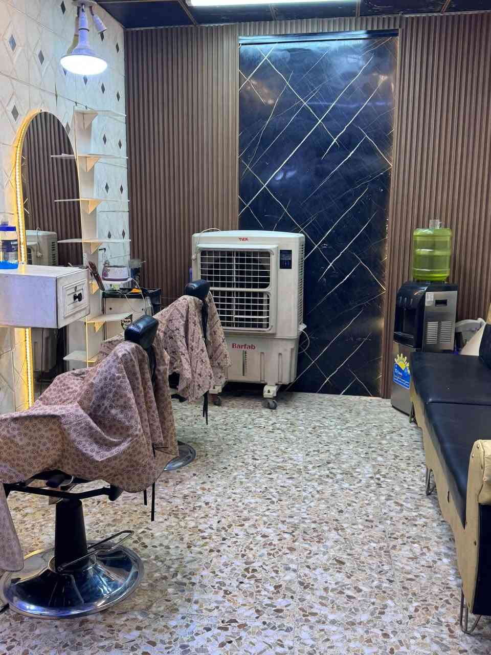 السلام عليكم اخوان هاذ المحل للبيع جاهز من كلشي الموقع بغداد التاجي ابًو الجدايل الاستفسار 
رقم الهاتف***********

