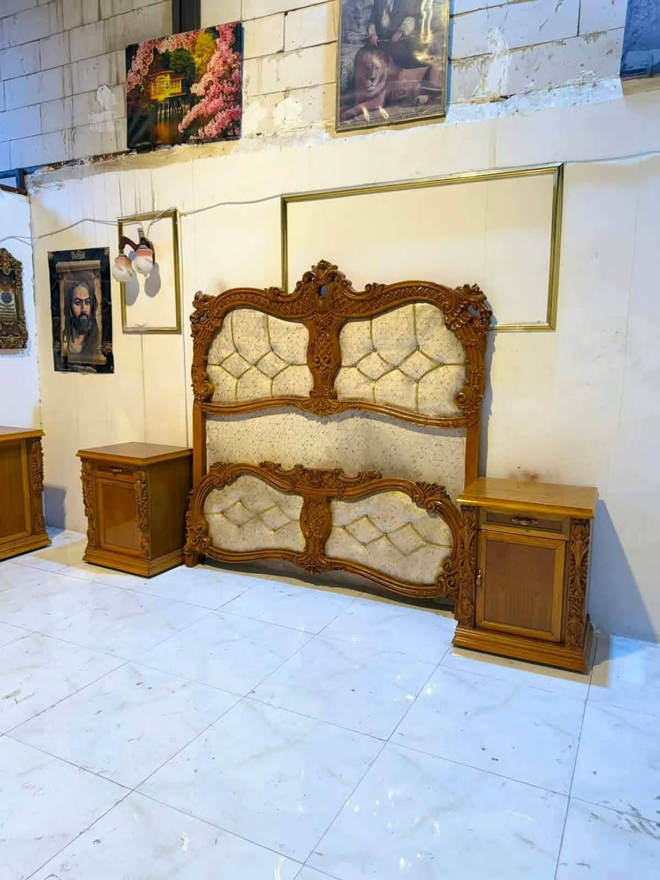 غرفة عراقية • زان • مستعملة نظيفة