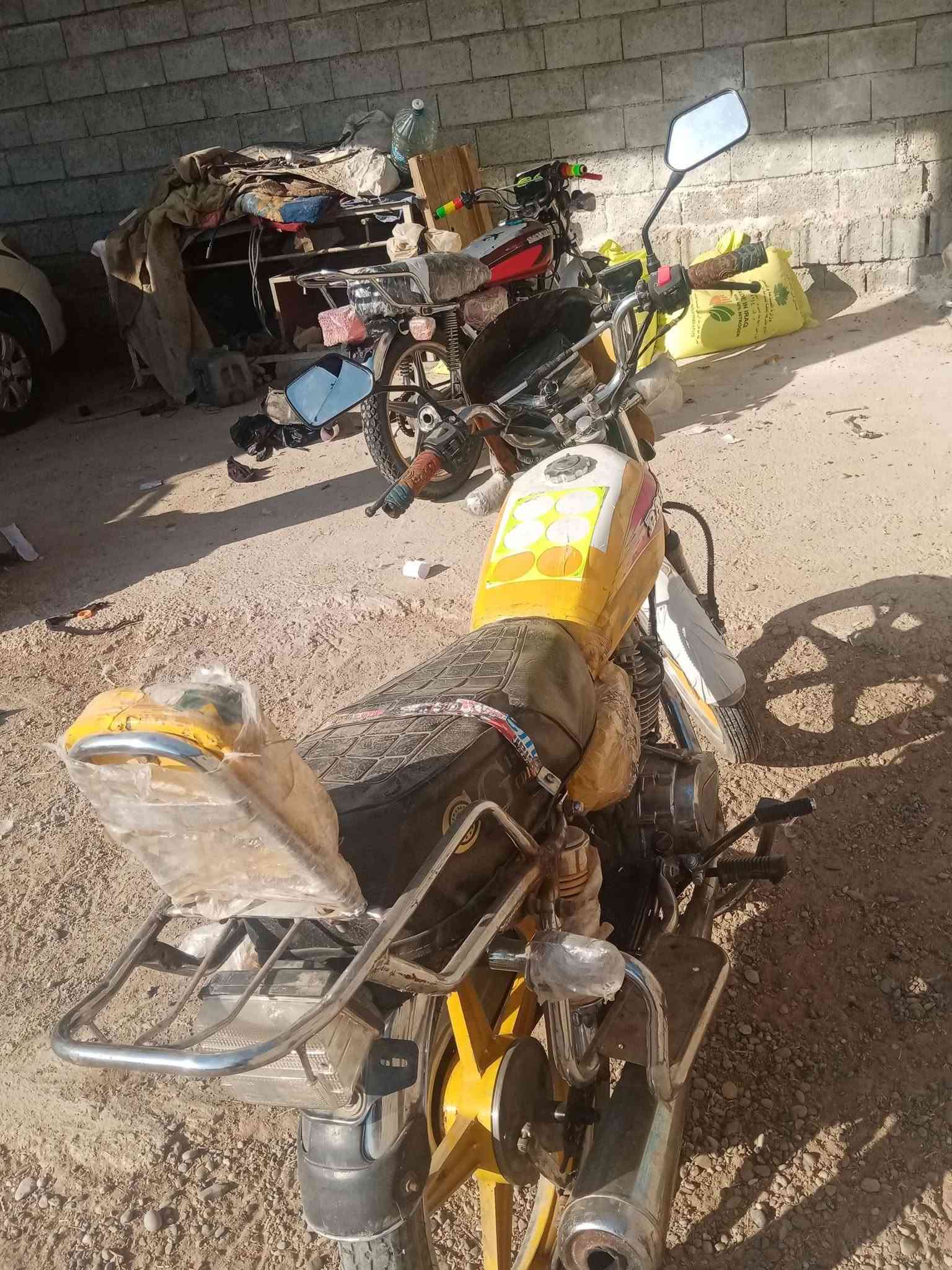السلام عليكم موطور للبيع ابو الكلة موديل ١٩ محرك مجفت جديد كهربايات شغالة سلف يعوزة صجم السعر ٣٢٥ وبية مجال شوية الاخاص مفتوح او الا تصال على رقم ***********
