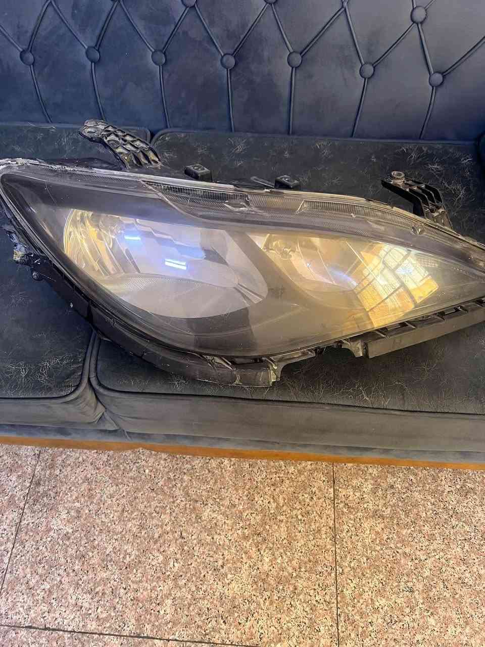 مازده فيوجر باسفيكا صفحة اليمين نضيفه جداً أمريكي اصلي وبسعر مناسب الي محتاجه يتصل *********** مكانها بغداد المشتل وعندي الجه اليسار اهم نضيفه بس الجامه مكسوره الي محتاجه هم ابيعه بسعر مناسب جداً
