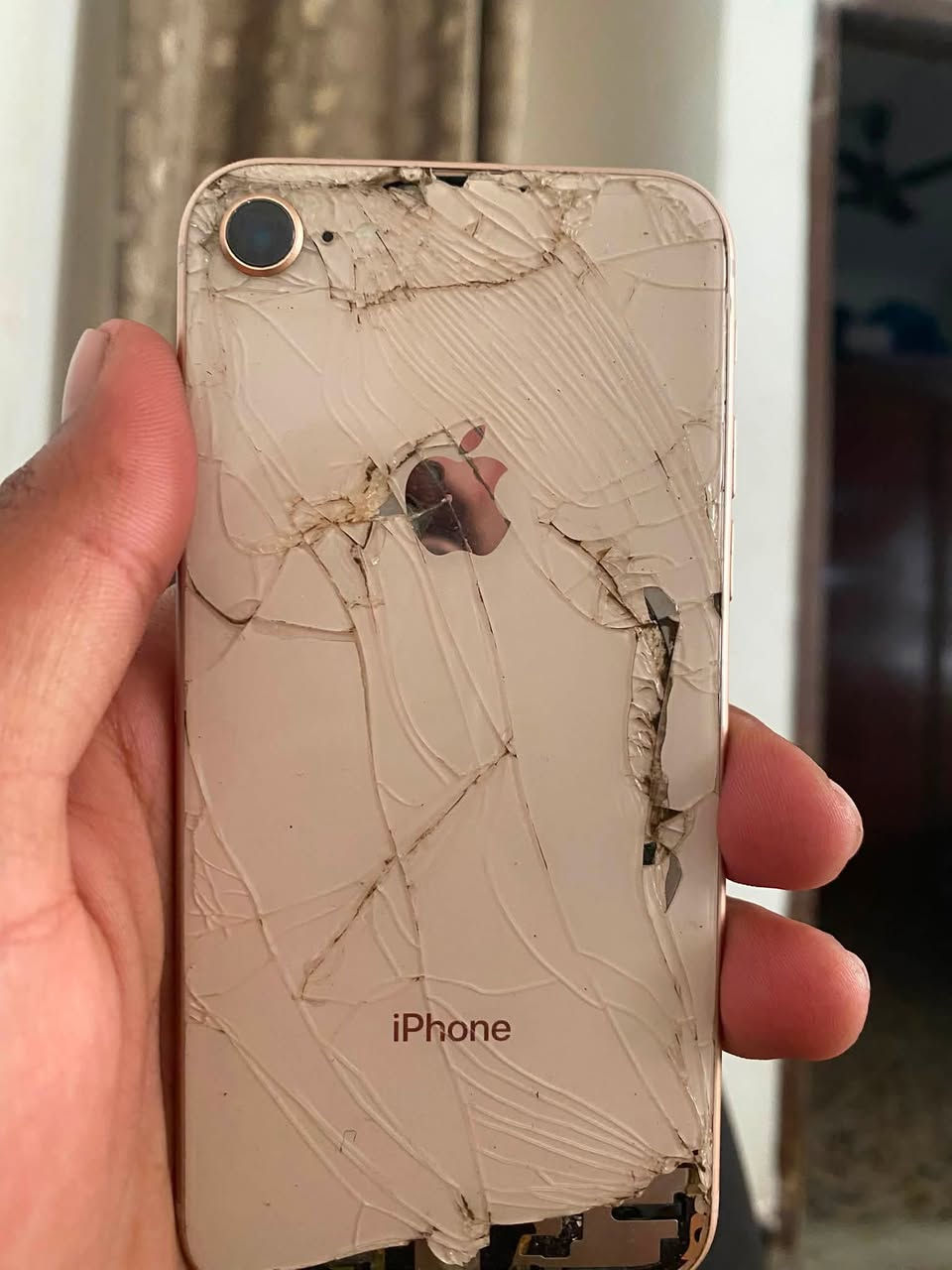 آيفون ٨عادي
جهاز وتر ممفتوح 
كله شغال 
ذاكره ٦٤
بطاريه ٧٦ 
للبيع ٦٥قفل لحد يراسل سعره من لاخير 
شراي اتصل بلديات 
***********
