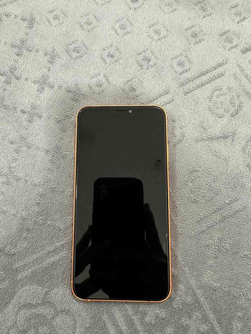 سلام عليكم للبيع او مراوس ب13عادي XSMAX محور 17PRO MAX شاصي  شاشته الاصليه كلشي شغال بي ذاكرته 256 مكاني بغداد رقمي ***********
