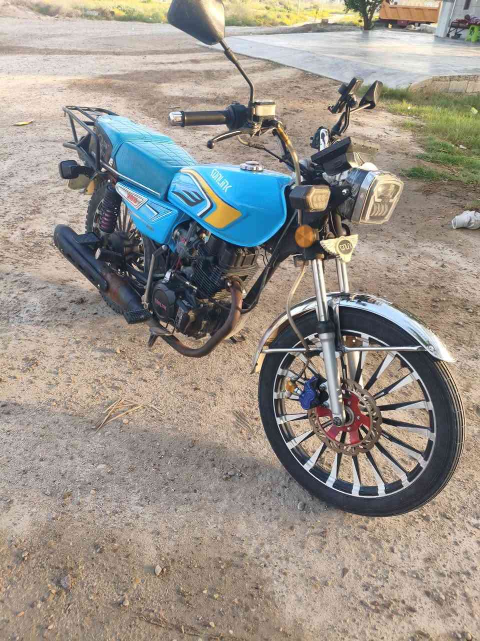 دراجه سونك موديل 2025 محرك 200cc ضاغطة وزنجيل نضافه فولل محركه فول شرط الفحص
 سعر 950 وبيها مجال مكاني الكرمه 
للاستفسار ***********
