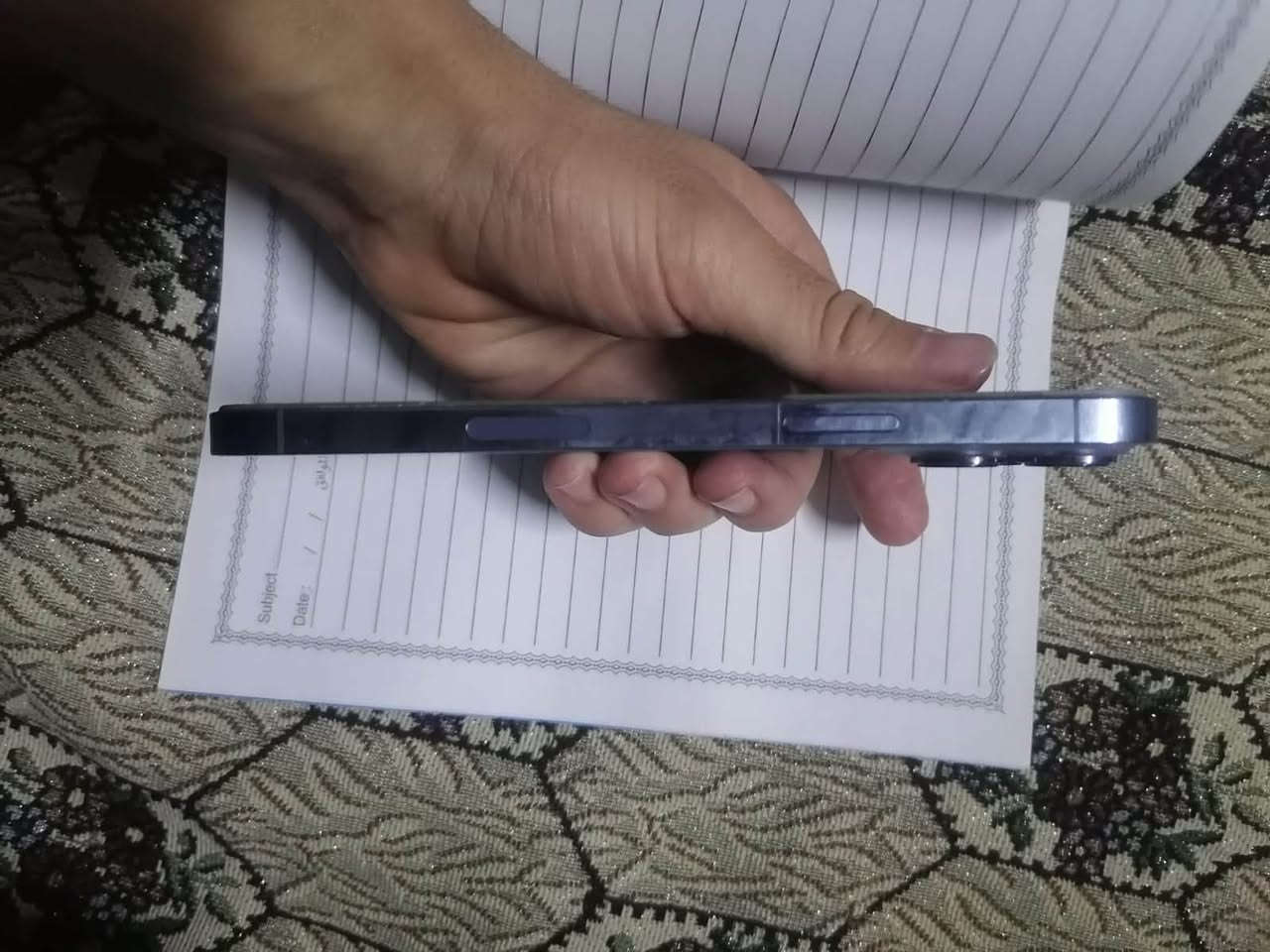 جهاز ما مبدل بي كلشي بطاريه 76 ما مصعده ولا مفتوح مكاني موصل جماعه ال 600  لاتجوني 700  بي مجال بسيط رقمي بي وتساب ***********

نص مكتوب في الصور:
- للبيع iPhone 13 Pro Max - اللون البحري Sierra Blue - ذاكرة 256 جيجابايت بطارية 76% أصلية نظافة 95% . بدون خدش بدون كرتونة . بدون شاحنة . فقط الجهاز -السعر- 700 ألف وبيه مجال بسيط د.ع متاح اتصال هاتف وواتساب: *********** الموقع: الموصل للجادين فقط . الجهاز بحالة ممتازة . حالة أصلية