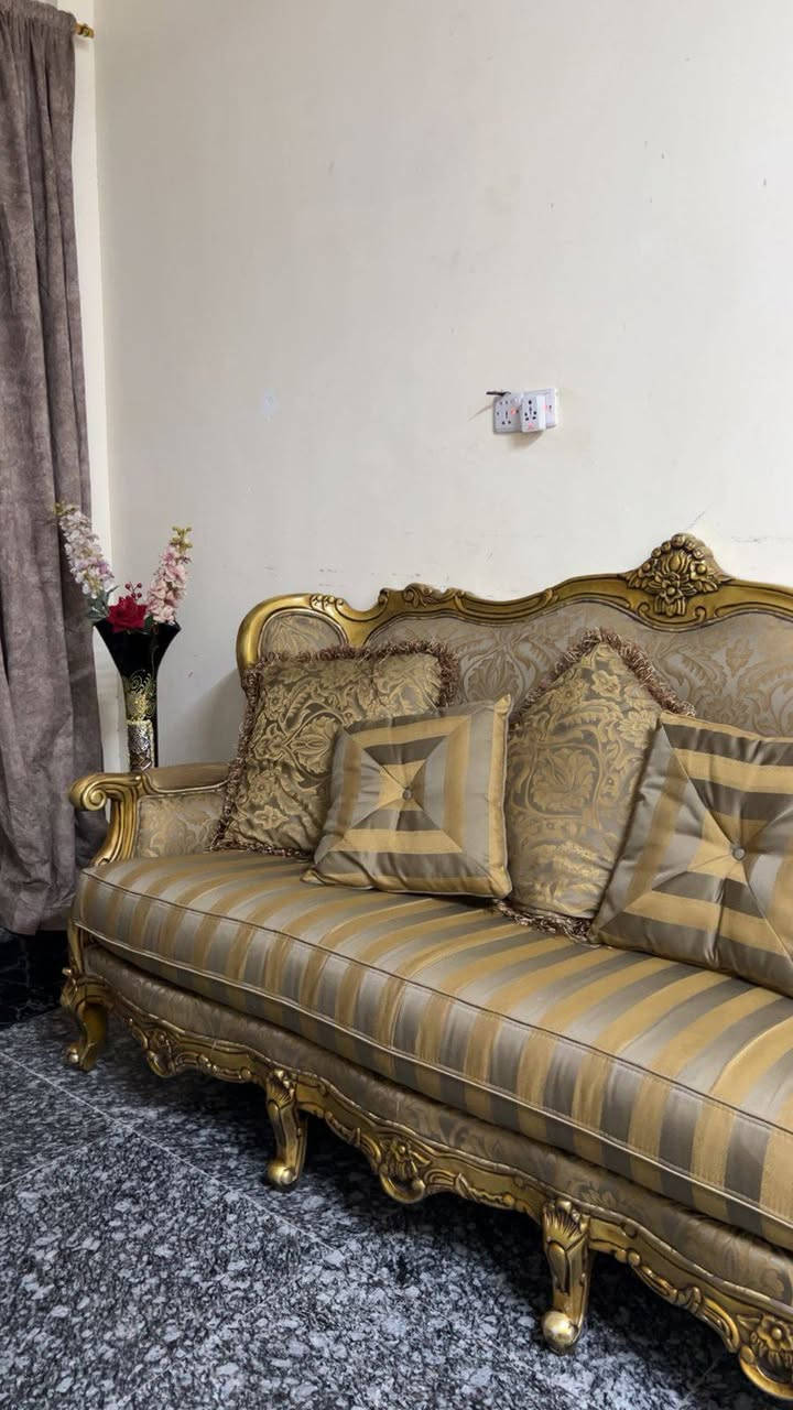 طخم قنفات مصري السعر مليون وميه للتواصل ***********
