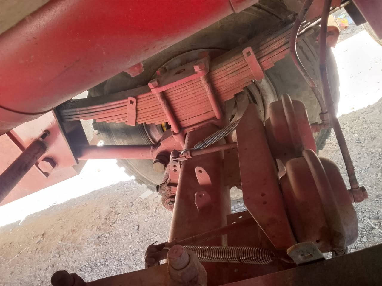 البيع جاهزه للعمل تخم تاير حداديه كهربائيات كامله 3 دناكير مربع الماني مزوج 20  شاصي 16 جديد مطبخ ثلاجه صناديك قواعد اسبير. جاهزه  مكانها البصره الزبير ***********////***********//
