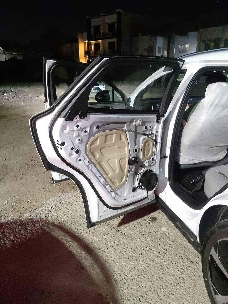 -يتوفر زجاج السيارت الحديث والقديم
-بأسعار جيده تبديل الزجاج الامامي الكافه انواع السيارات 
-تبديل الزجاج المضلل البيبان والخلفيه 
-ازاله التضليل من الزجاج الامامي والابوب
-تنضيف مكان الزجاج بعد ازالته  
-ويتوفر زجاج اصلي الكافه انوع السيارات 
-ويتوفر زجاج درجة اولى مع ضمان جوده العمل والزجاجه -فتره الضمان 3️⃣سنوات 
مع احسن انوع السلكون 
-يتوفر جميع انواع السلايتات لجميع انواع السيارات
-ويتوفر زجاج درجه ثانيه ضمان فقط جوده العمل وليس -الزجاجه 
-وكل هاذه عدنه شد موقعي داخل بغداد فقط ضايج من -الزدحام ماعندك مجال تجي احنى نجيك بكل مكان ابغداد 
-وتشوف الشغل اذا ميعجبك ربع متنطي والجامه هديه من -عدنه الك 
-موقعنا شارع شيخ عمر قرب مقبره الغزالي 
-للاستفسار اكثر اتصل بنا او مراسله ع واتس اب***********ابوفهد
