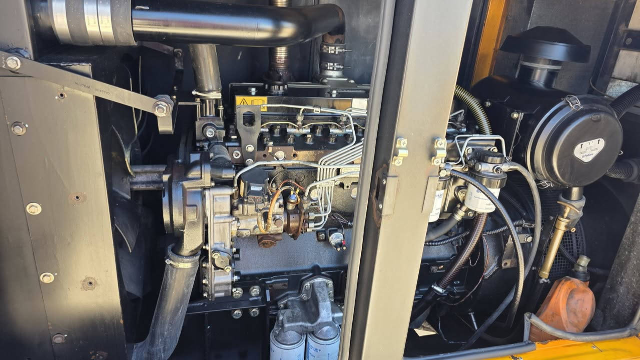 مولد بيركنز (Perkins) 150 KVA للبيع ⚡️

​الماركة: Perkins (أصلي).
​القدرة: 150 KVA.
​الحالة: نظيف جداً (بحالة الجديد).
​الميزة: كاتم صوت + جاهز للفحص.
للتواصل : ***********
الموقع : الكوت ( يوجد توصيل )
