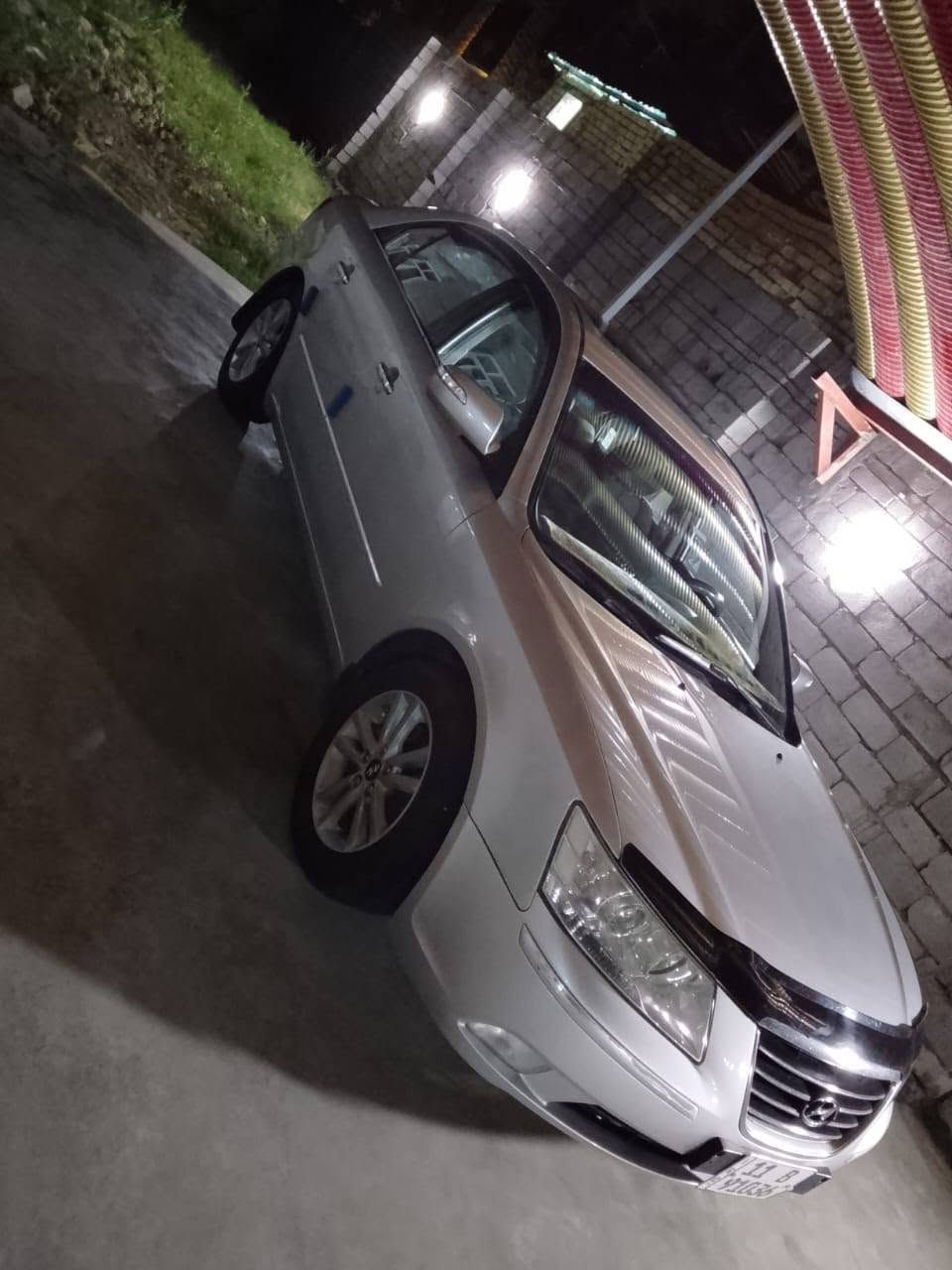 السلام عليكم سوناتا موديل 9 وارد امريكي رقم بغداد باسمي بيها 3 قطع صبغ بدون دواخل محرك 2400 كير مابيه شي رايدهه 110 وبيه مجال قليل مكاني بغداد الدوره ***********
