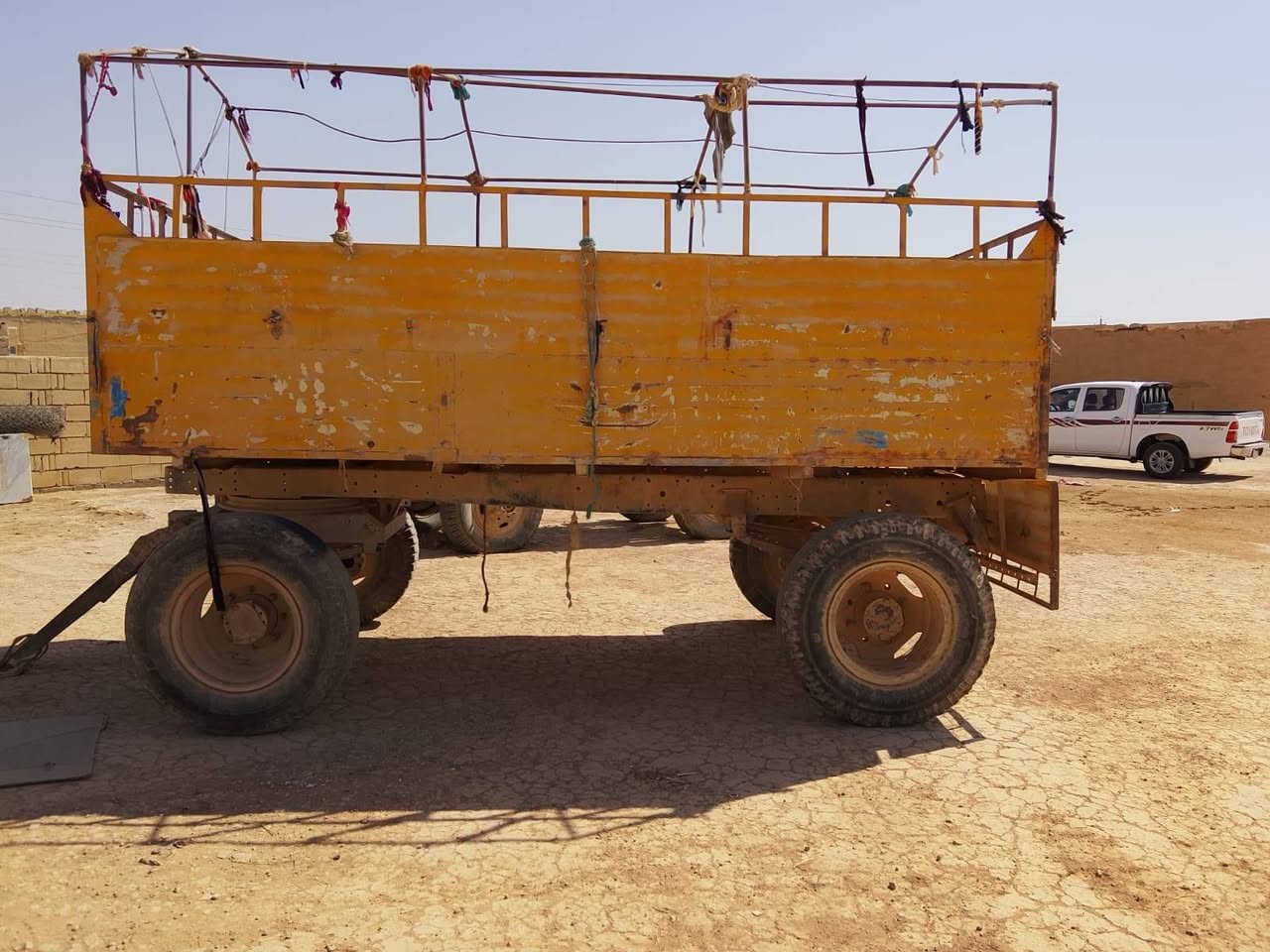 سلام عليكم عربانه بلاديه للبيع الطول ٤ ونص متر المكان الديوانية ***********
