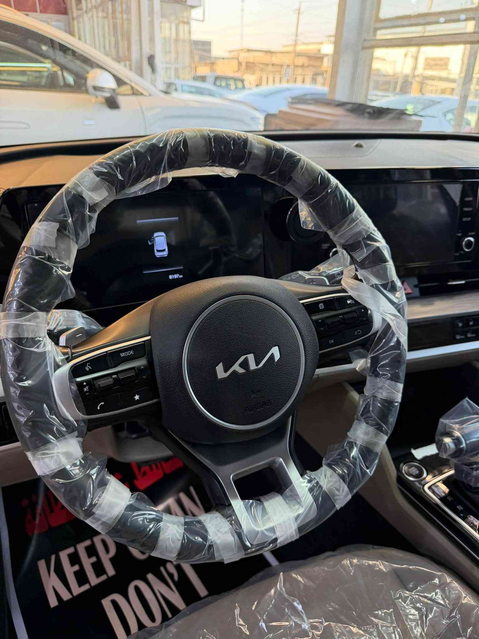 سبورتج 2025
رقم اربيل بأسمي تحويل ثاني يوم 
المواصفات فول ما عدة البنراما 
كشنات كهرباء 
تدفئه كشنات
سايد بريك دكمه 
باب صندوق كهرباء 
ماشيه 8 الف 8000 
كفالة عامة السيارة من كلشي 
مكان السيارة : بغداد 
رقم : ***********
السعر 215 وبيها مجال بسيط
مال جيتك إذا مو شراي لا تخابر + ما متواجد فيس
