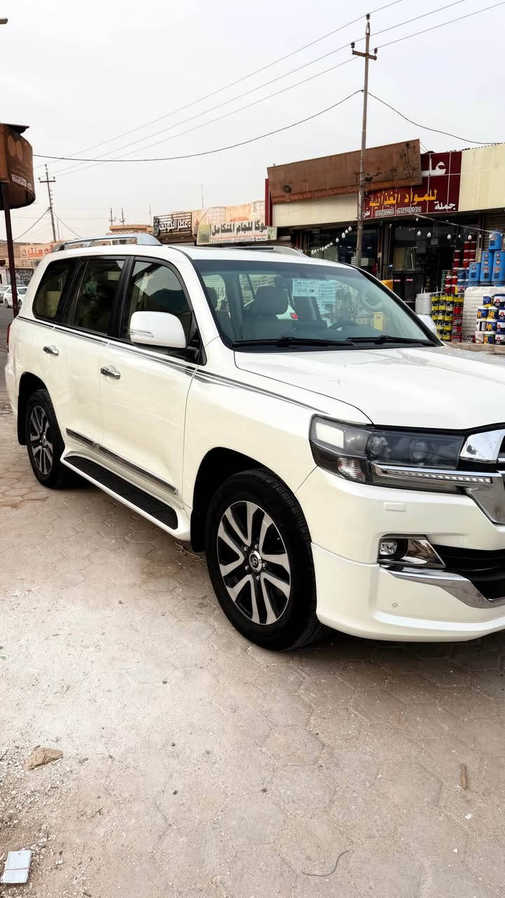 لاندكروزر V8 • ٢٠١٩ • البصرة