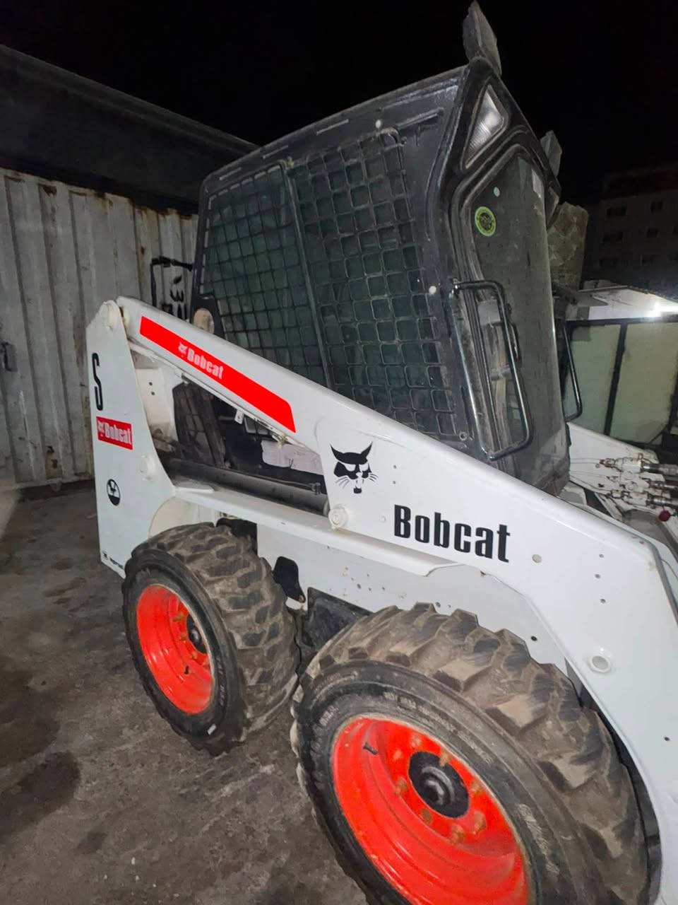 بوبکات  S130
للبیح مودیل ٢٠٠٨ بدون رقم
مکفول کفالە عامە 
مکان اربیل 
واتساپ ***********
