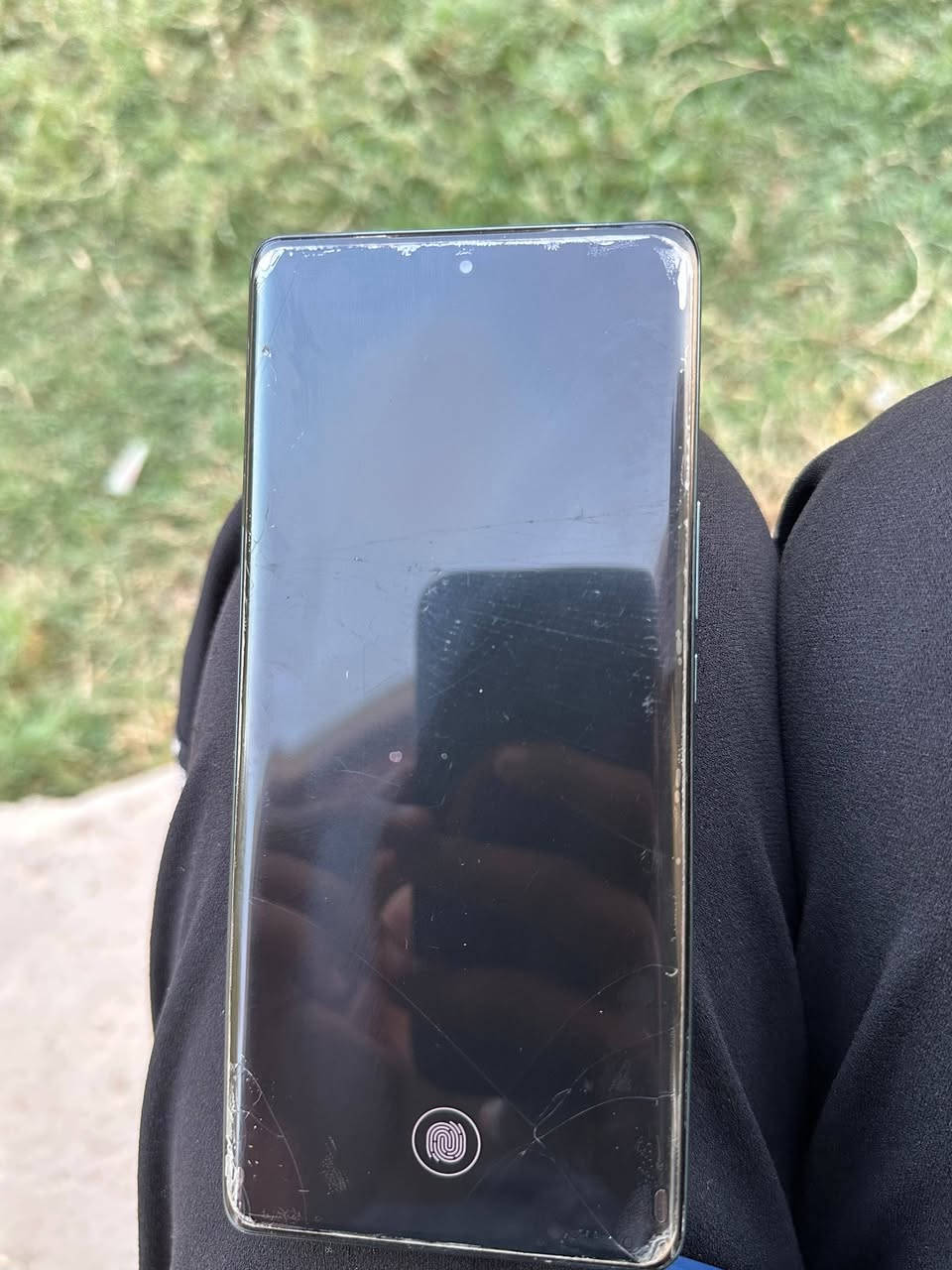 سلام عليكم  جهاز HONOR X9a 5G مبدل فقط ايسي وضربه بل ضهر  خفيفه الجهاز كلش نضيف. السعر 210 وبي مجال *********** واتساب
