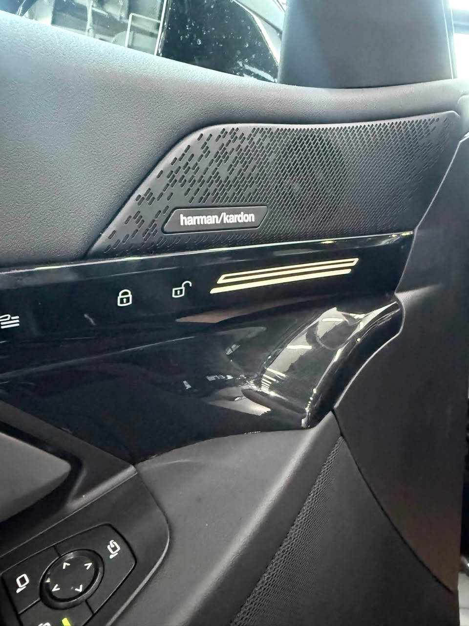 Bmw  530i ( 2025) سیارة كلين تايتل بدون ضبغ و بارد بدون شخط. سيارة مكفولة دعاميية لل دعاميية. ***********
