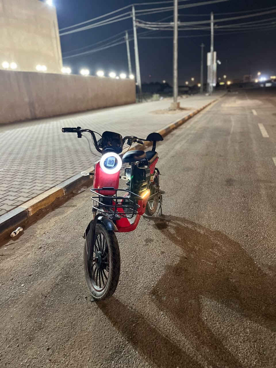 دراجه شحن شركه ريان  حجم ٢٠
شغاله 
أشاير ✅

هورن ✅

مثبت سرعه ✅

لايت عالي ✅

مستعمله 6  اشهر  ✅

سعر 220  وبيه مجال استفسار ***********
