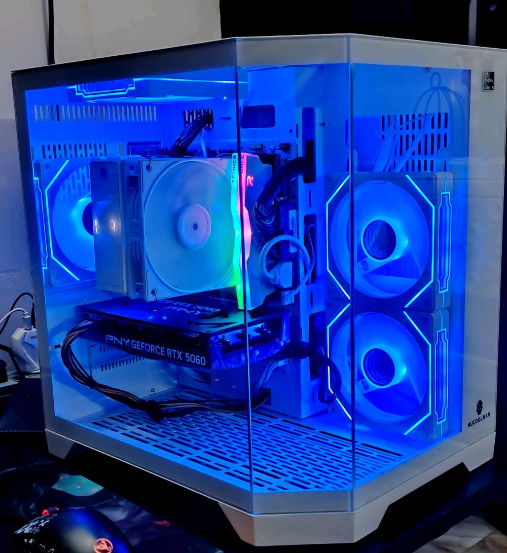 تحية طيبة للجميع 
متوفر تجميعة كيمنك للبيع كيس فقط 
السعر مليون 225 الف

CPU R5 5600X 6 CORE 12 THERADS
M. B B550M ARGB SY- YL WHITE 
RAM 8X2 16GB DDR4 TFORSE WHITE
COOLER CPU THERMALRIGHT 
GPU RTX 5060 8GB PNY X2 FAN 
POWER 600W GAMDIAS RGB
CASE WHITE WJCOOLMAN X4 FAN ARGB
M. B NVME 128GB
SSD 1TB

مكاني موصل توصيل موجود
للتواصل *********** واتسب