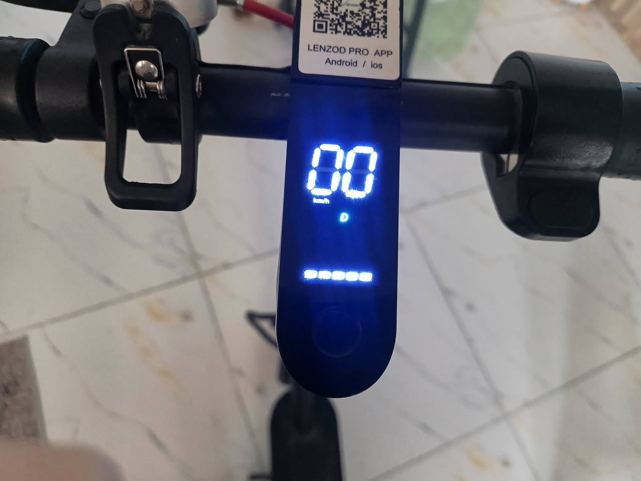 سكوتر مسخدم نظيف ما بي اي ضرر
سرعه 55 وبي 3 سرع وبي ضوه امامي ويدعم البلوتوث 
السعر : 175 الف فقط
عنوان : بغداد
