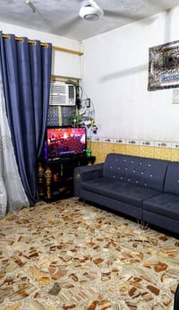 عندي بيت بحي العامل 70متر طابو صرف خلف مول الباقي امامة حديقه و مدرسه ...