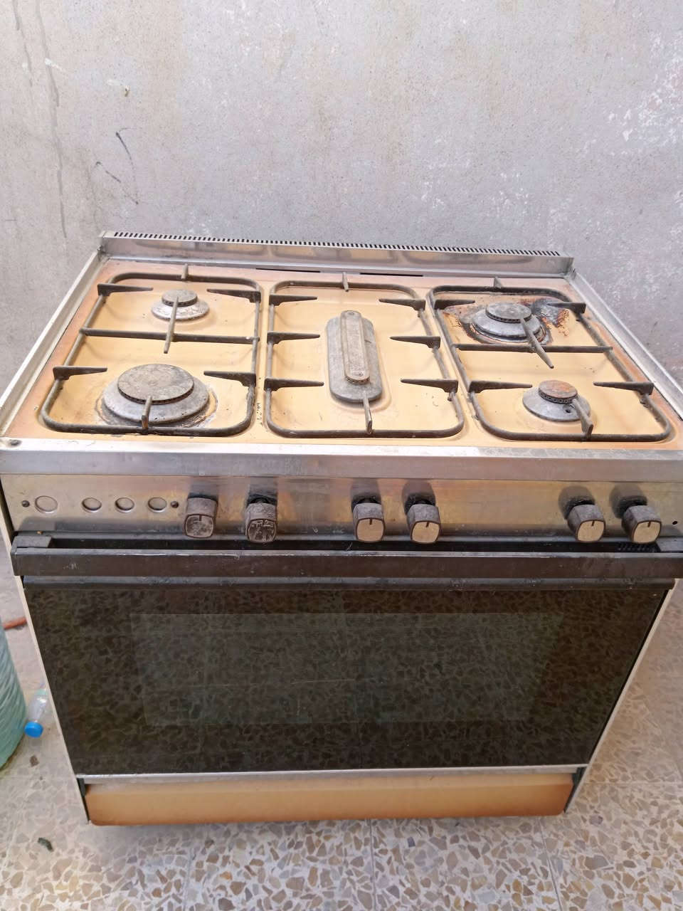 غراض للبيع للاستفسار اتصال على ارقم ***********
