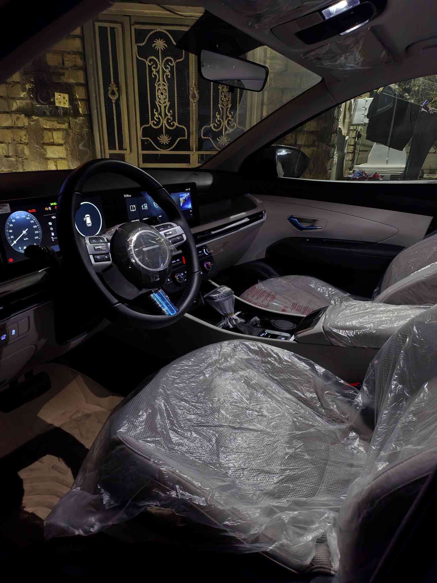 السلام عليكم
🌺هونداي توسان 2027 الشكل الجديد كلياً🌺

🚗 السيارة خاضعة لضمان 
♻️ ضمان 3 سنوات او 60,000Km
🔥 المقدمة من الاولى موتورز

‼️ مرقم بغداد‼️

العداد/ 450كيلو

اليكم التفاصيل الآتية:

🔘 خليجي 
🔘 زيرو
🔘 الموديل 2027
🔘 سعة المحرك 2.0L 
🔘 مرتبط بناقل حركة أوتو 6 نمر
🔘 يبلغ عزم الدوران 192 نيوتن/متر
🔘 عدد AIR BAG 2
🔘 حساسات أمامية 
🔘 حساسات خلفية
🔘 لايت زينون + LED
🔘 كشافات 
🔘 بك لايت LED
🔘 جنطة كهرباء ❗️❕
🔘 مفتاح التشغيل بصمة
🔘 تشغيل عن بعد  
🔘 دشبول شاشة متصل ❗️❕
🔘 شاشة (Apple Car play - Android Auto)
🔘 كاميرا دوارة
🔘 حركة المقاعد الأمامية كهرباء
🔘 تتسع المقصورة ل 5 ركاب
🔘 مثبت السرعة Cruise
🔘 المودات والأوامر الصوتية
🔘 أوضاع القيادة  Drive Mode 
🔘 فحص أنظمة السيارة 
🔘 حساسات ضغط اطارات 
🔘 مقود جلد حياكة
🔘 قطعتين تبريد
🔘 هاند بريك بصمة 
🔘 اشارة في المرايا الجانبية
🔘 ويل كب 19
🔘 4 دسك
🔘 اريل نفكيتر 
‏🔘 ABS 
🔘 أوتو هولد - Auto Hold
🔘ايزوفكس - ISOFEX
🔘 نظام مانع الانزلاق
🔘 نظام نزول المنحدرات
🔘 منفذ الطاقة 12v
‏🔘 Bluetooth - USB - Type C
🔘 شاحن هاتف Wairlees
🔘 ماسحة خلفية
🔘 بردات أبواب خلفية
🔘 بردة خلفية  
🔘 قبضات أبواب من الألمنيوم
🔘 تطعيم الدواخل ألمنيوم و النيكل

🔺 أبعاد السيارة 🔺

📏 الطول 463 cm
📏 العرض 187 cm
📏 الارتفاع 167 cm

للتواصل /*********** اتصال أو واتساب

العنوان /بابل الحصوة الحولي
