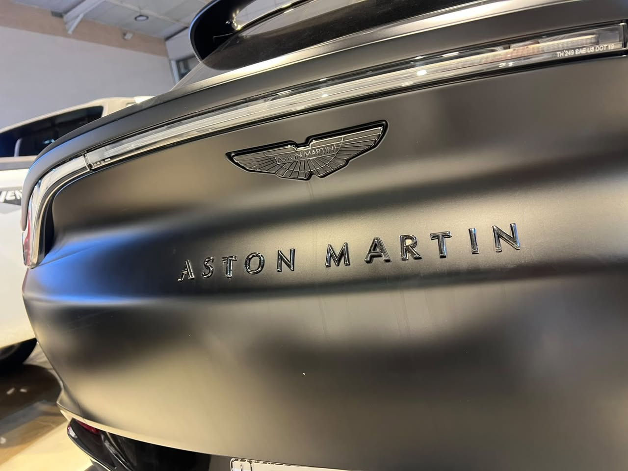 🔥 ASTON MARTIN DBX707 🔥
مو مجرد SUV…
هذه أستون مارتن DBX707، 
موديل 2023هيبة رياضية بكل تفاصيلها. 🖤
⚡ قوة وأداء استثنائي
🏁 تصميم رياضي شرس
🖤 فخامة لا تُشبه غيرها
🔥 حضور يخطف الأنظار من أول لحظة
DBX707 — لمن يريد الفخامة بصوت القوة.
📩 للاستفسار والحجز: ***********
