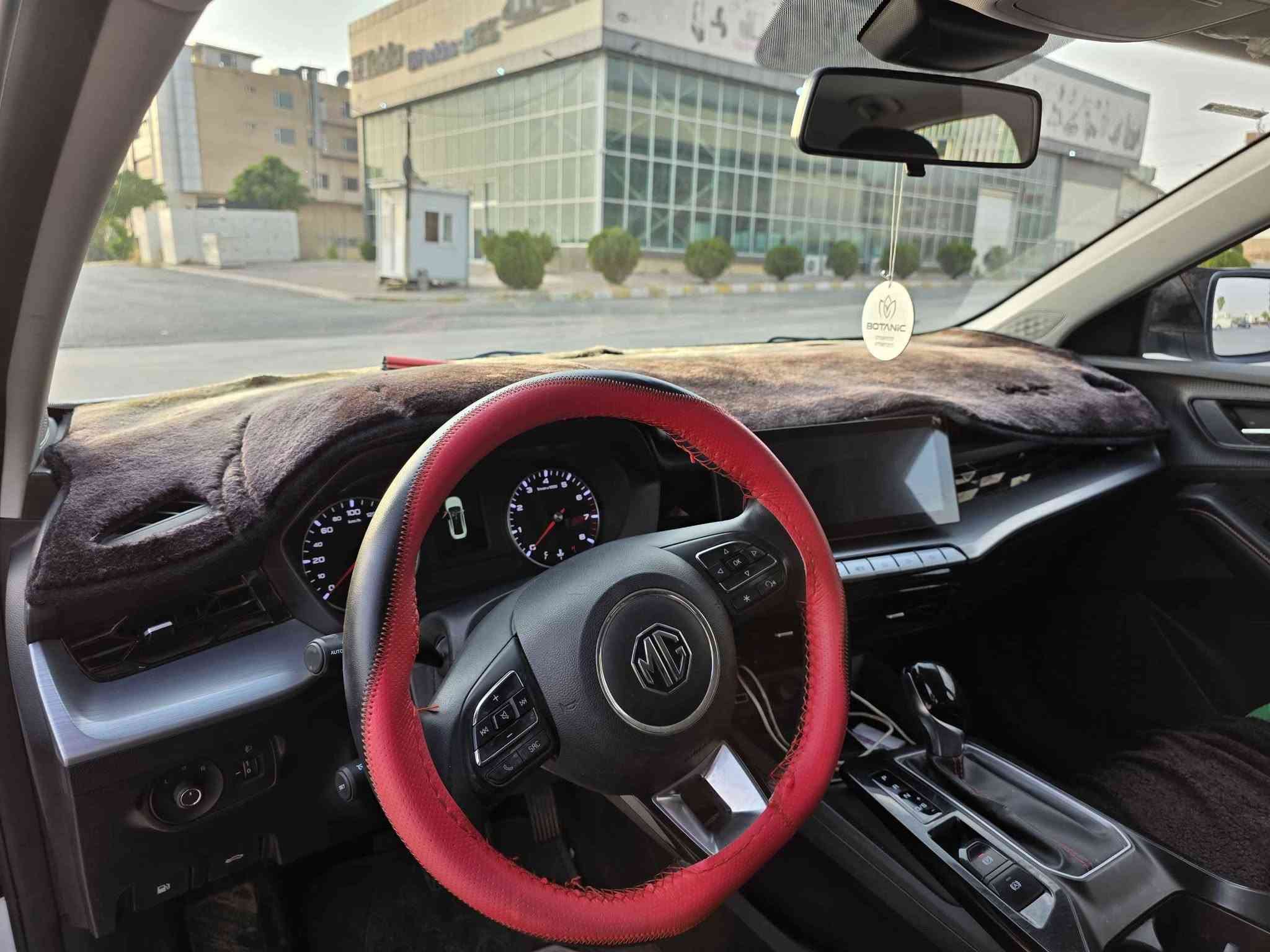 MG GT 2024 فول مواسەفات 
بێ بۆیاغ ، شکڵ مەرغوب
لەسەر سەنەوی Gt
گێر ئۆتۆماتیک ، بەسمە ، شاشە و کامێرا و حاسەیە ، ئاوێنە ئیشارەت ، تەحەکوماتی سەر سوکان ، سڵایدە ....
مەکینە 15 
گێر و مەکینە بە شەرت بێ هیچ کێشەیەک 
تەنیا ڕۆنی مۆتۆسێڵی بۆ بەکارهاتووە 
35 هەزار ڕۆشتووە 
جوانکاری بۆ کراوە 
 درگای پشت سەکن گۆڕاوە بە بیلاد کۆد و ڕەنگی خۆی بە زەمان 
بستێک دۆسەکەی تۆزی قوپاوی تێدایە ، هەندێک وردە شوختی هەیە 

نرخ / 112 معامەلەیەکی کەم

ناونیشانی سەیارە سلێمانی 
*********** 
*********** السليمانية, العراق
