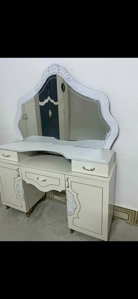 بوفيه • ترابيزة • مراية